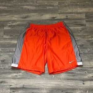 NIKE GYM SHORTS MEN’S XL
